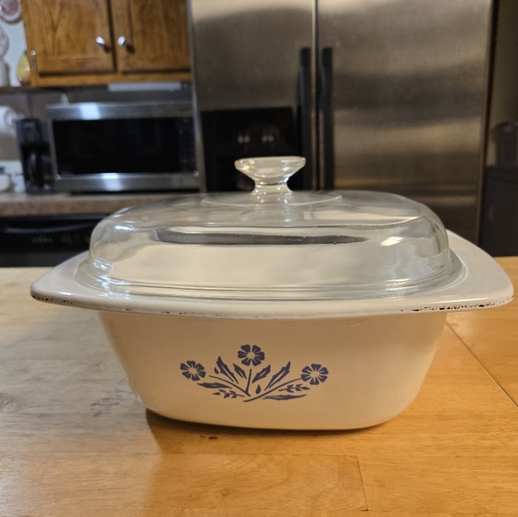 Vintage Corning Ware. (OS) - Picture 8 of 10